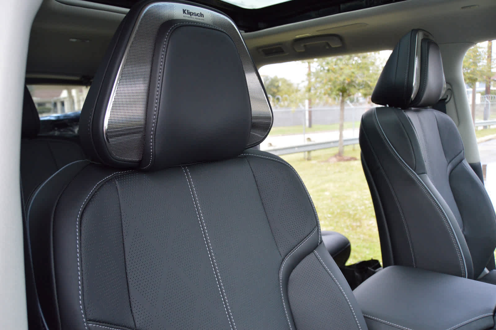 2025 Infiniti QX80 Sensory photo 9