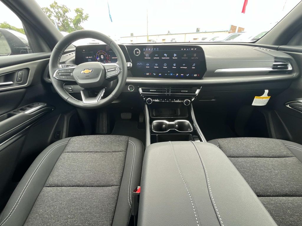 2026 Chevrolet Traverse photo 14