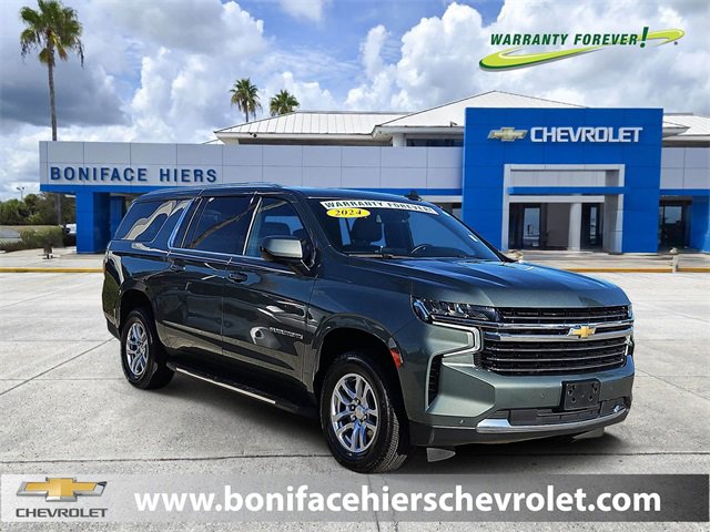 2024 Chevrolet Suburban LT's photo