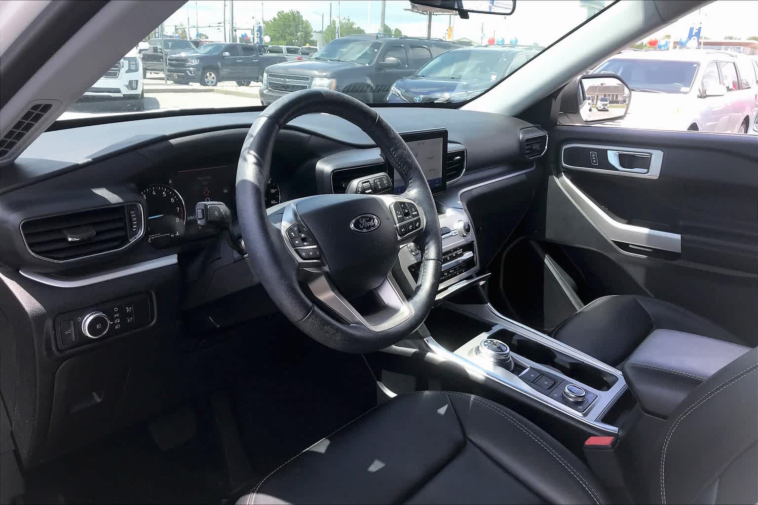 2022 Ford Explorer XLT photo 12