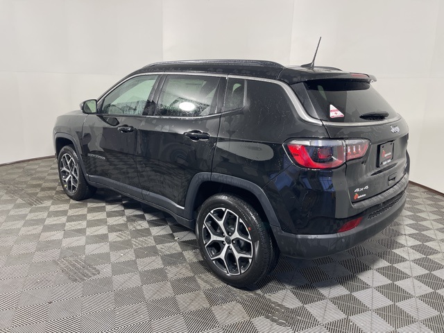 2026 Jeep Compass Limited photo 3