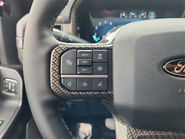 2025 Ford F-150 Lariat photo 5