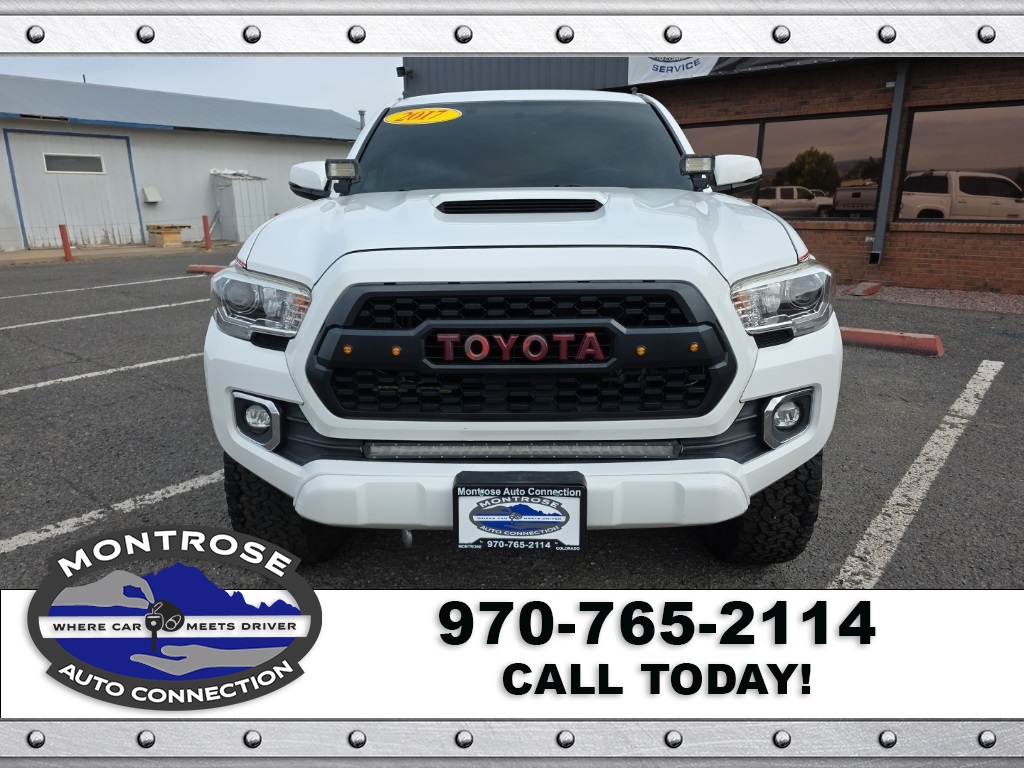 2017 Toyota Tacoma TRD Pro photo 2