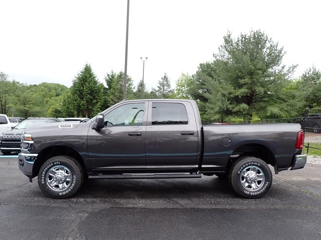 2025 Ram 2500 Tradesman photo 2