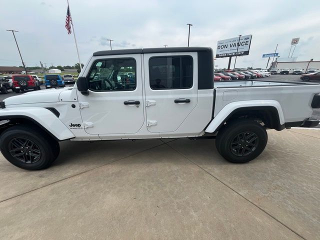 2025 Jeep Gladiator Sport S photo 3