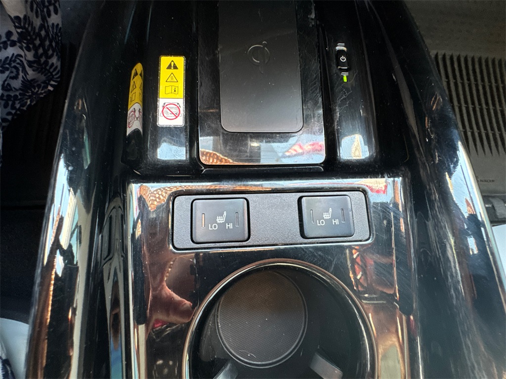 2022 Toyota Prius XLE photo 30