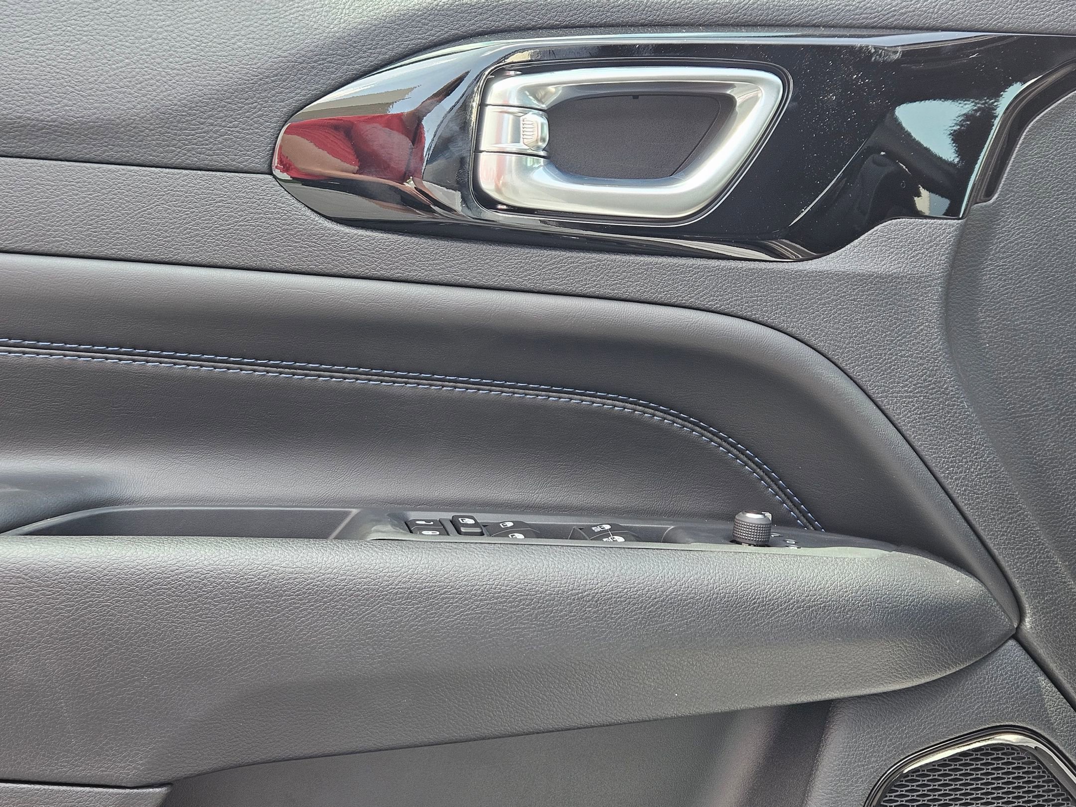 2025 Jeep Compass Limited photo 17