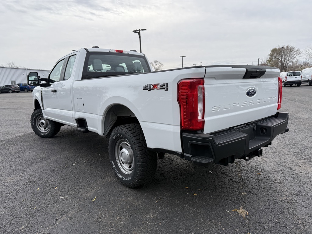 2024 Ford F-350 XL photo 3