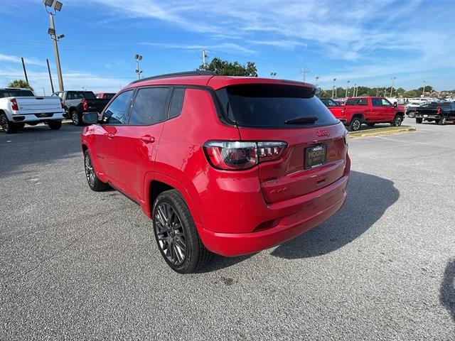 2023 Jeep Compass Red Edition photo 3