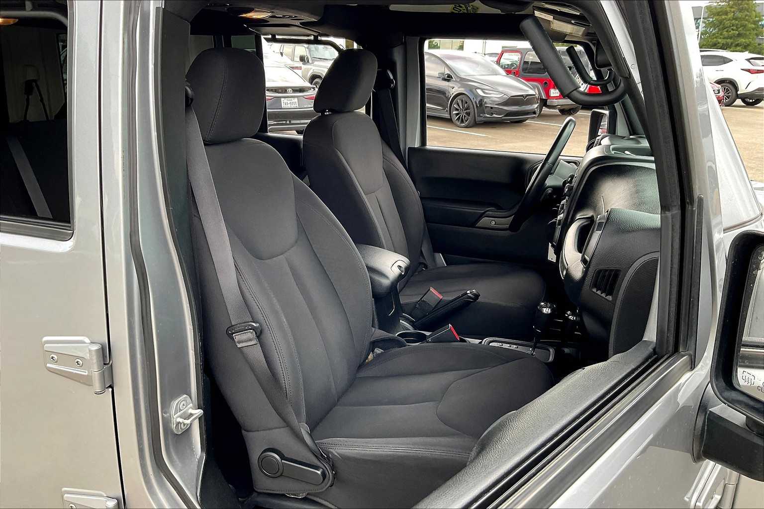 2018 Jeep Wrangler Unlimited Sport S photo 7
