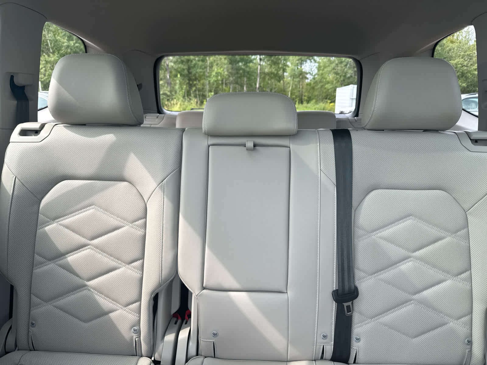 2025 Volkswagen Atlas SE Technology photo 27