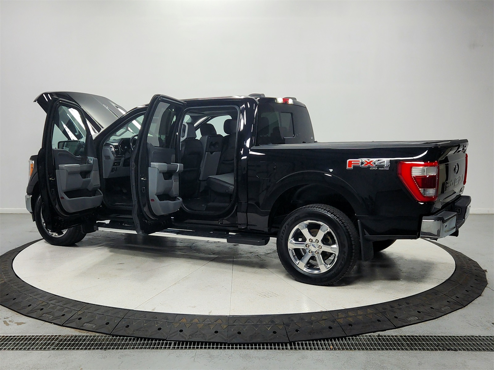 2022 Ford F-150 Lariat photo 13