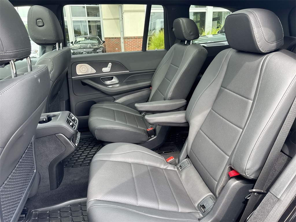 2025 Mercedes Benz GLS 450 4MATIC photo 19