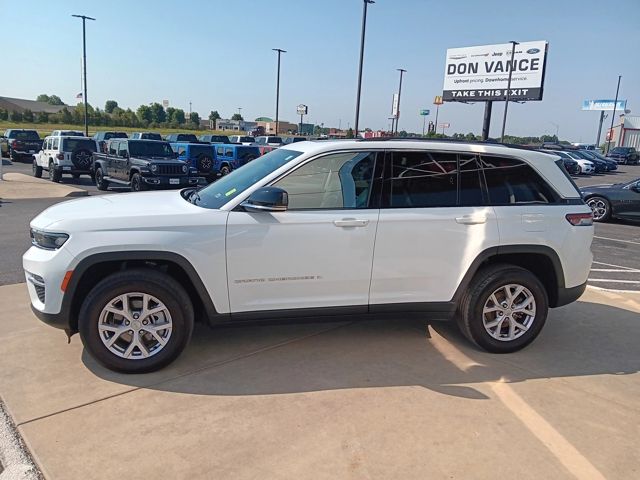 2022 Jeep Grand Cherokee Limited photo 2