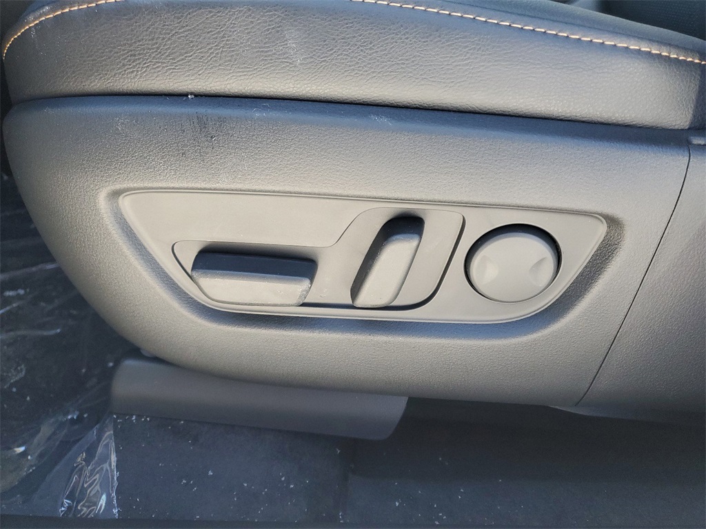 2025 Mazda CX-90 3.3 Turbo Preferred photo 13