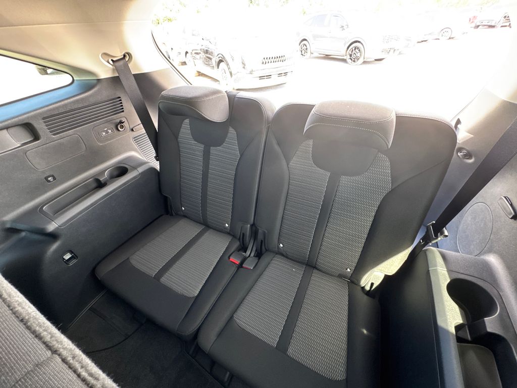 2026 Kia Sorento S photo 20