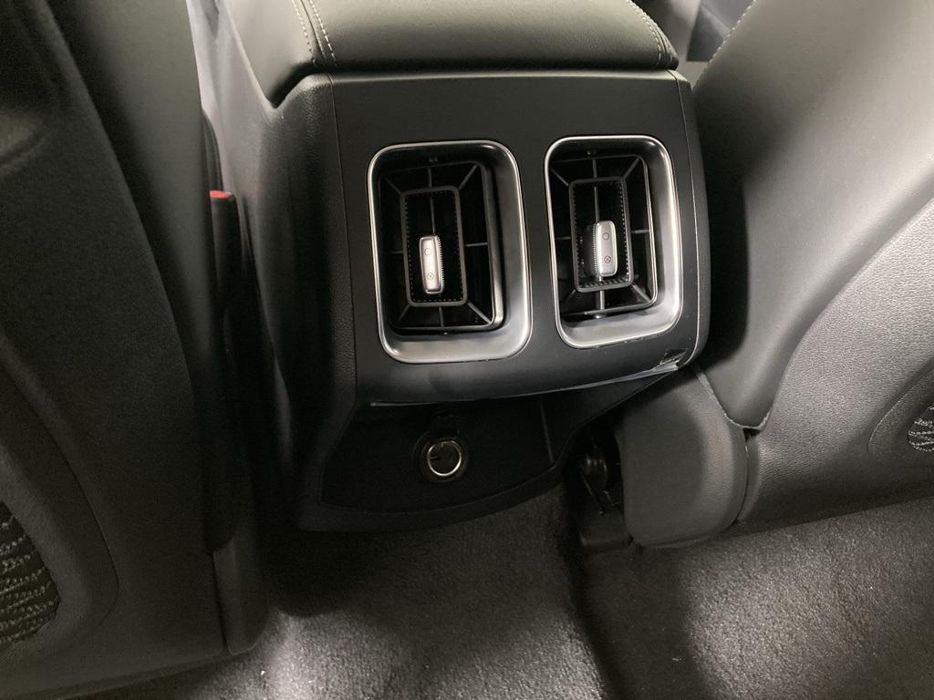 2025 Kia Sorento S photo 13