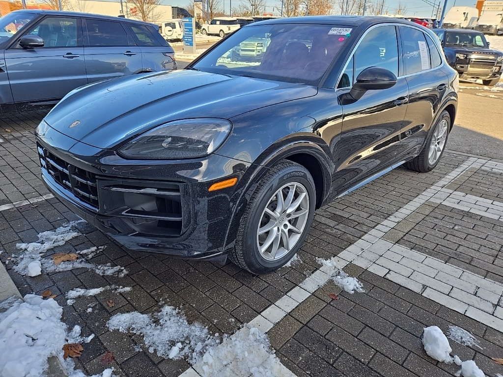 2024 Porsche Cayenne Base's photo