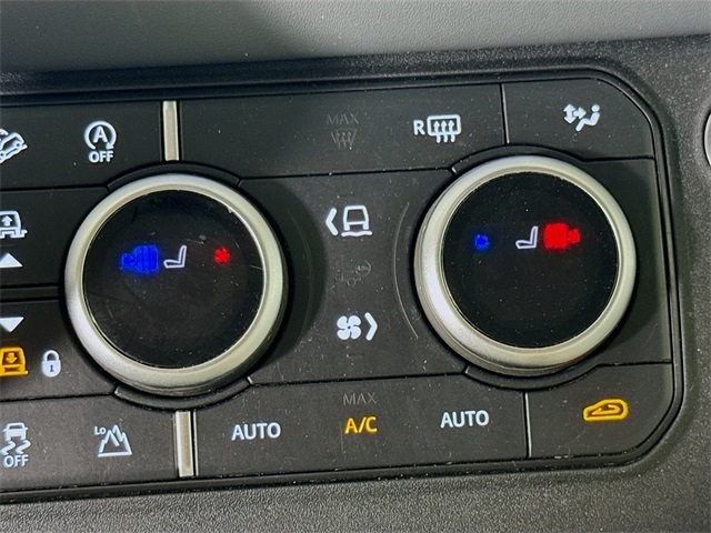 2023 Land Rover Defender 130 First Edition photo 20