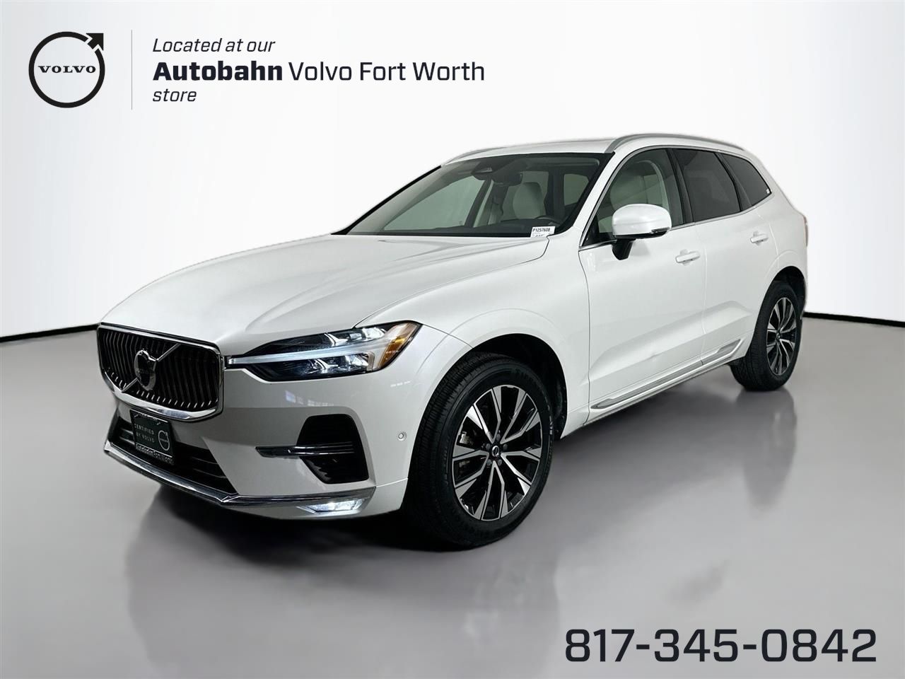 2023 Volvo XC60 Plus's photo