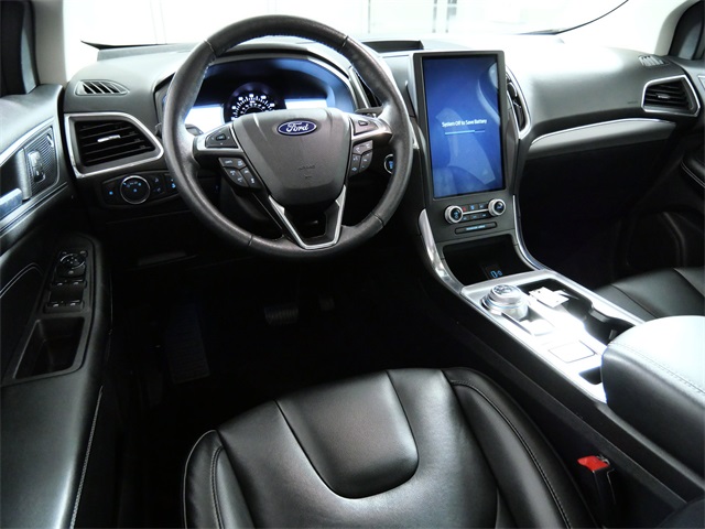 2022 Ford Edge Titanium photo 3