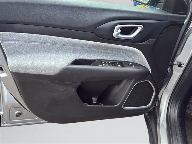 2024 Jeep Compass Latitude photo 10