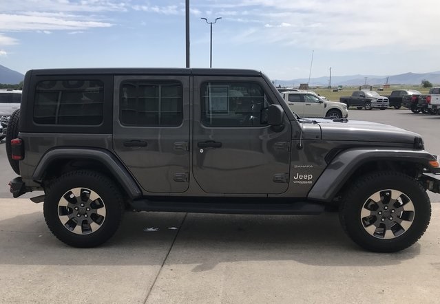 2018 Jeep Wrangler Unlimited Sahara photo 6