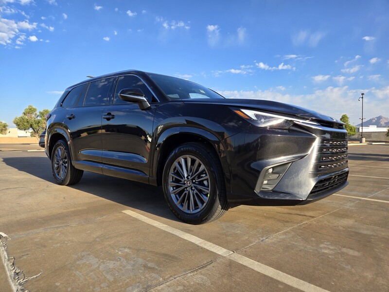 2026 Lexus TX 350 photo 2