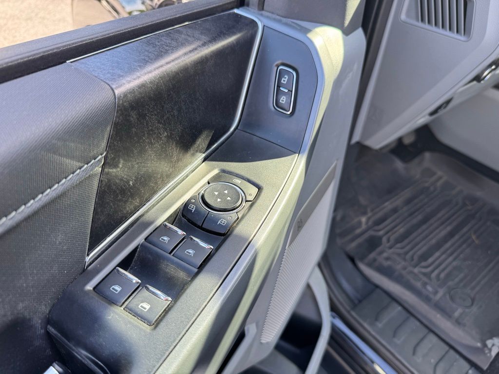 2023 Ford F-150 XLT photo 3