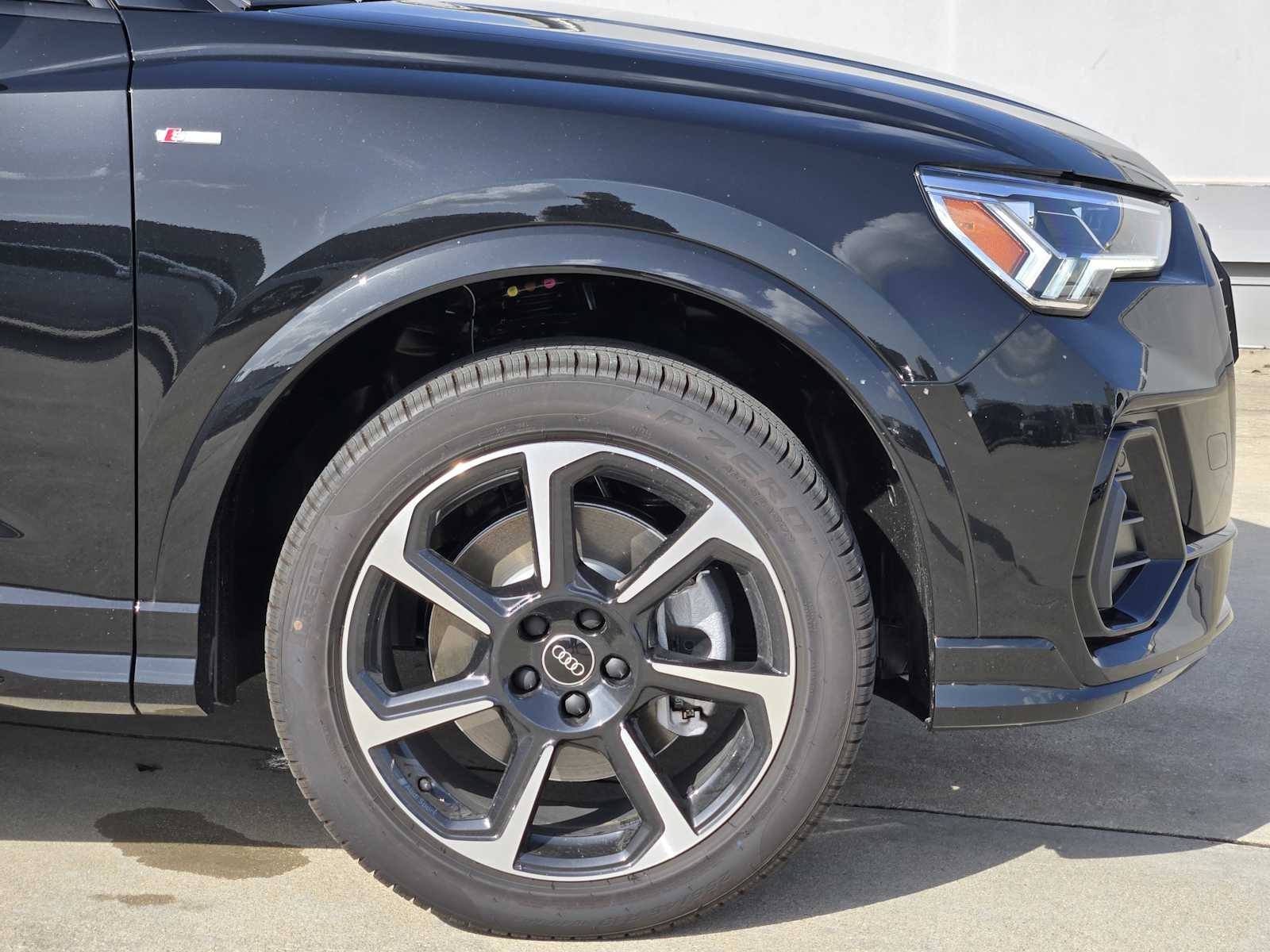New 2025 BLACK Audi S line Premium Plus image 5