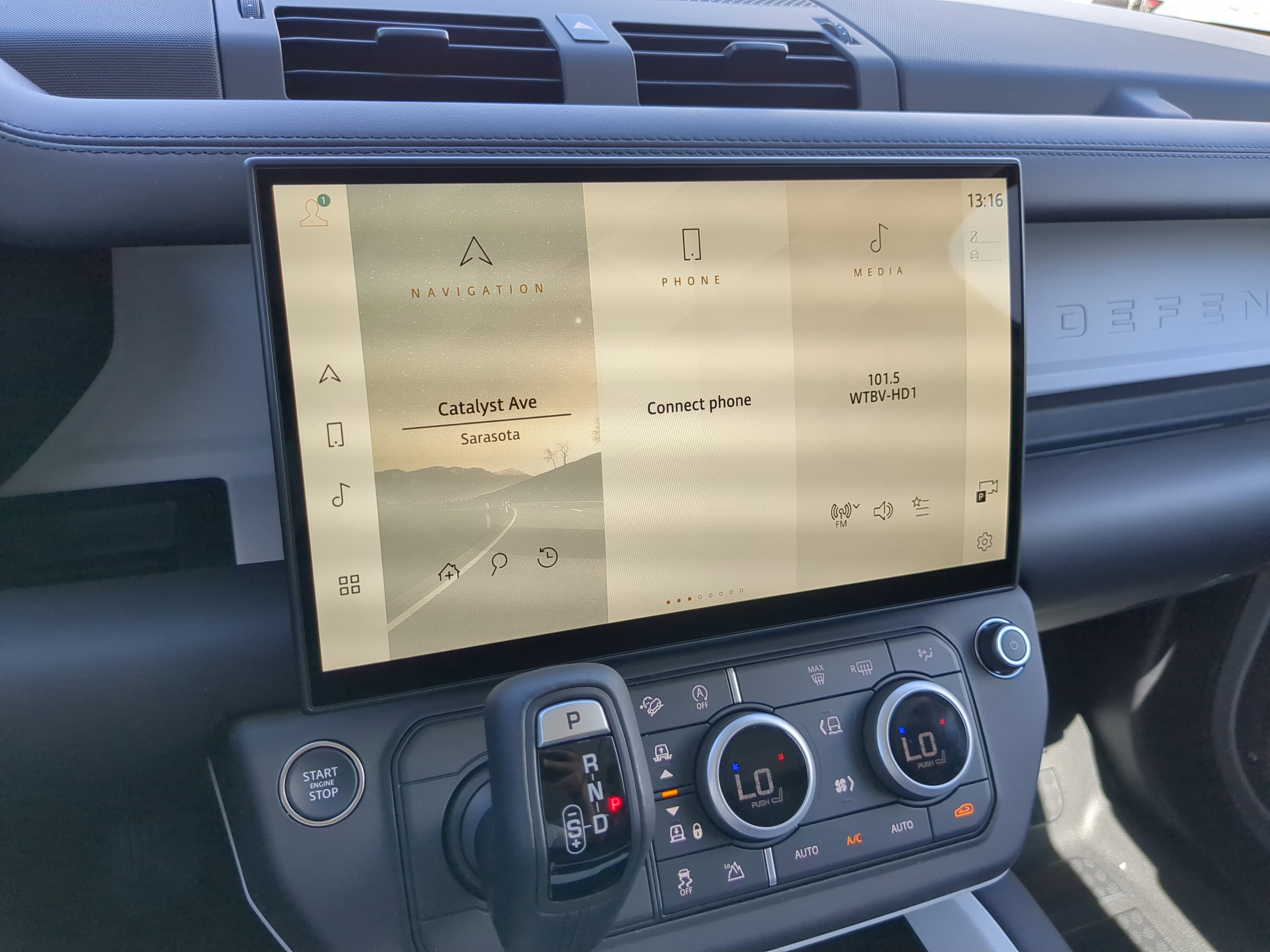 2026 Land Rover Defender 110 S photo 3