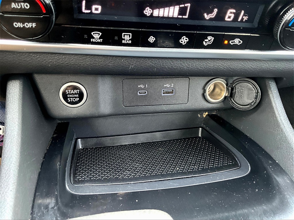 2021 Nissan Rogue SV photo 25