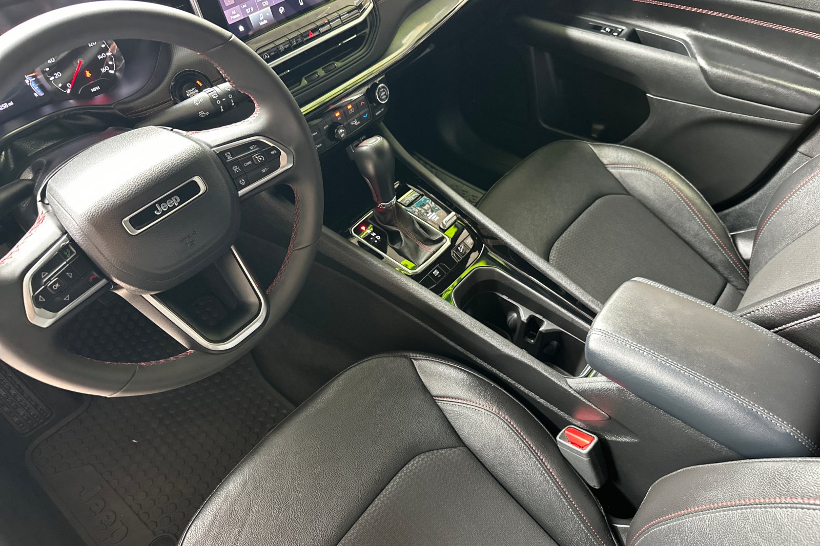 2024 Jeep Compass Trailhawk photo 9