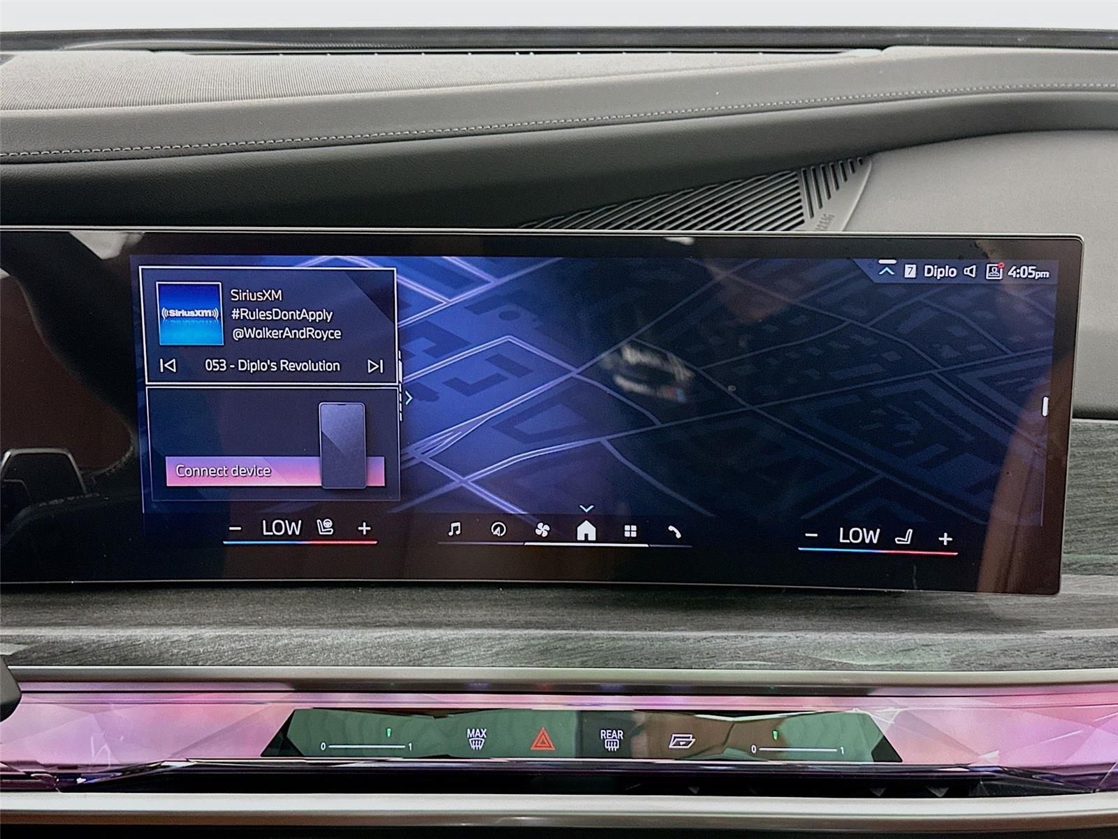 2026 Bmw 750e photo 12