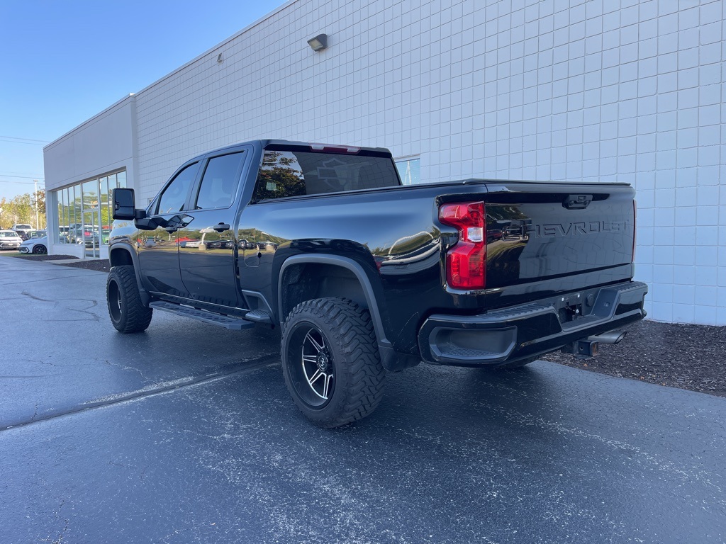 2023 Chevrolet Silverado 2500HD Custom photo 2