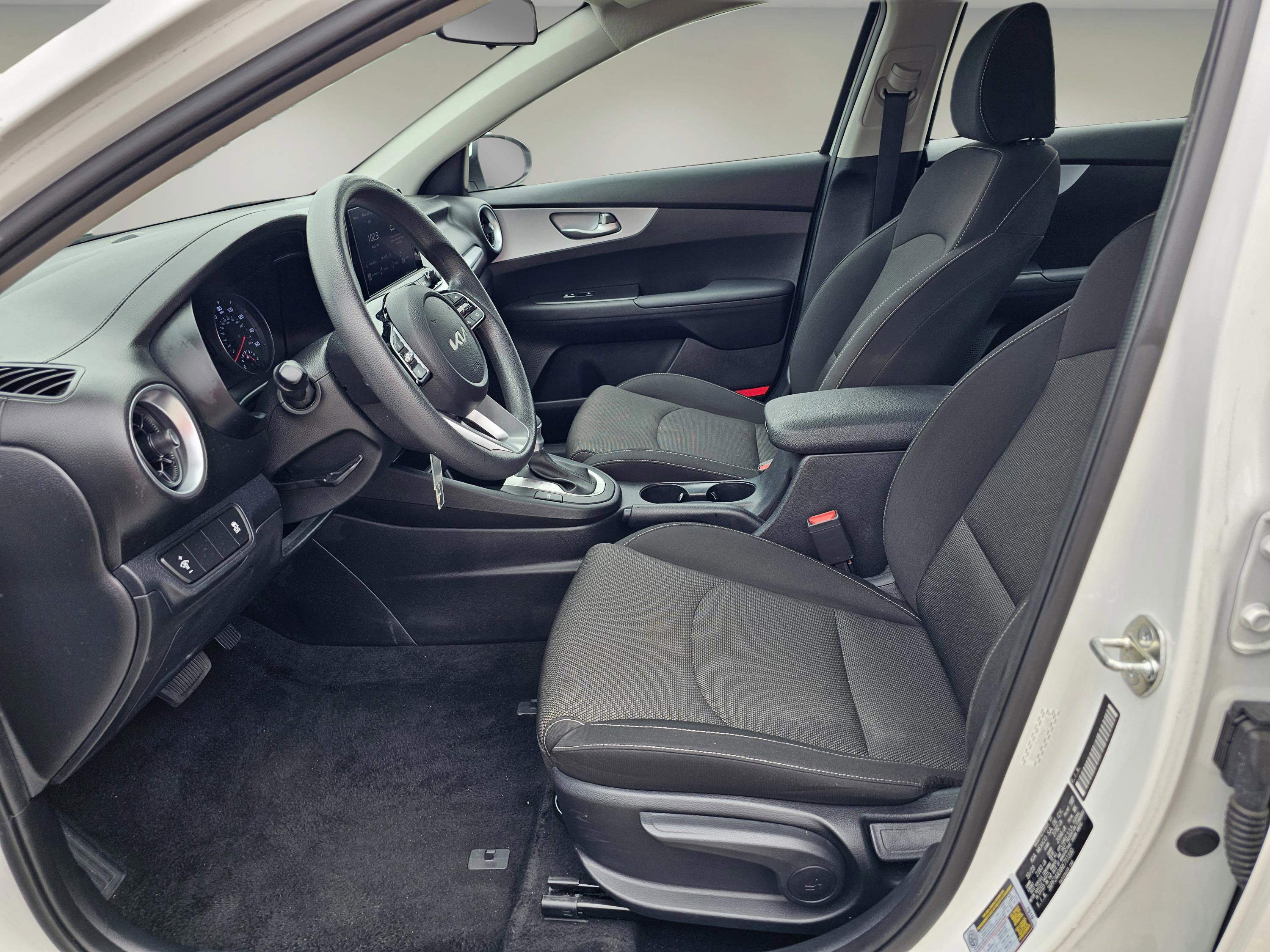 2024 Kia Forte LXS photo 13