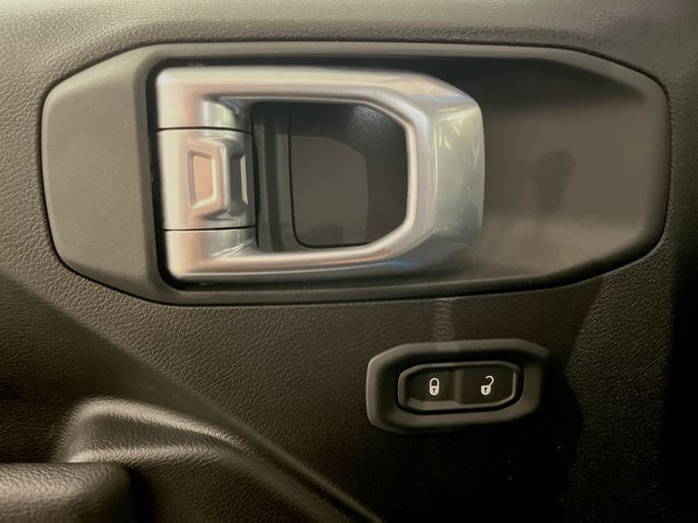 2025 Jeep Wrangler Sport photo 14