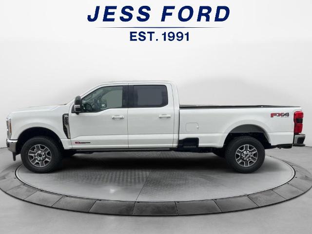 2026 Ford F-350 Lariat photo 2