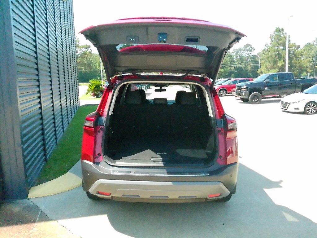 2021 Nissan Rogue SV photo 18