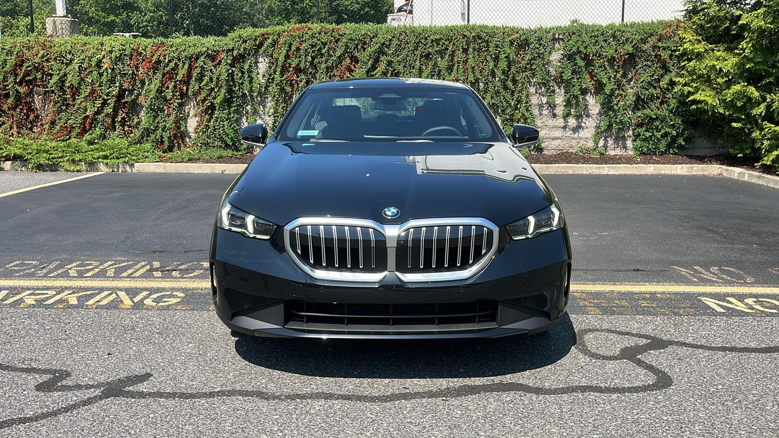 New 2026 Black Sapphire Metallic BMW 530i xDrive image 2