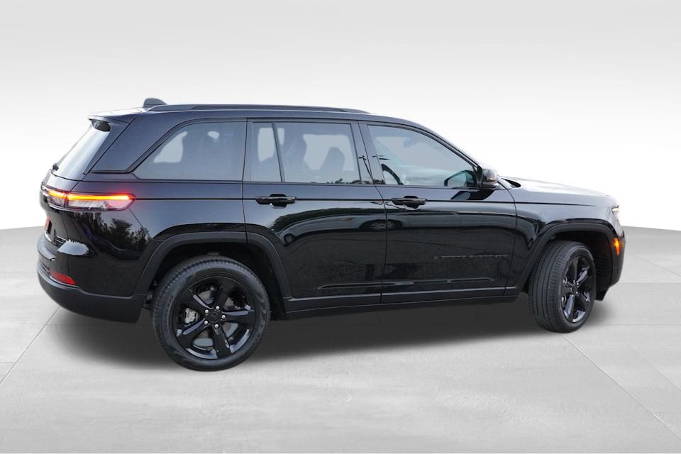 2025 Jeep Grand Cherokee Limited Black photo 4
