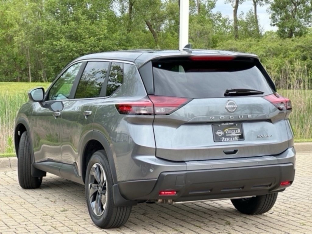 2026 Nissan Rogue SV photo 6