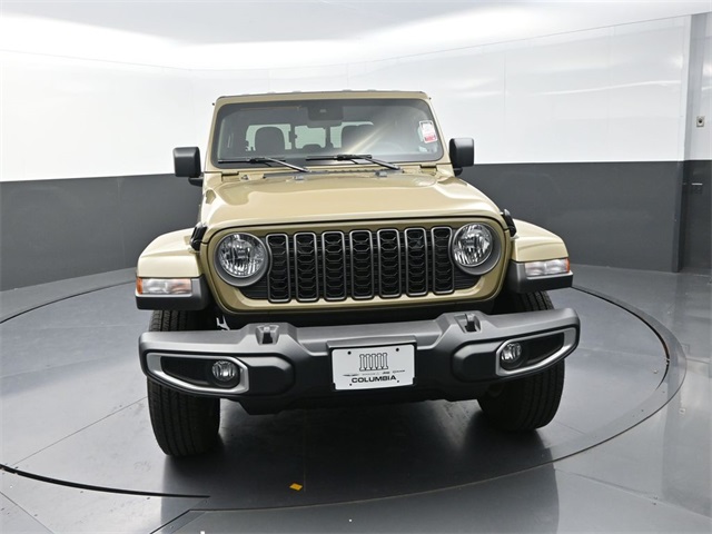 2025 Jeep Gladiator Sport S photo 2