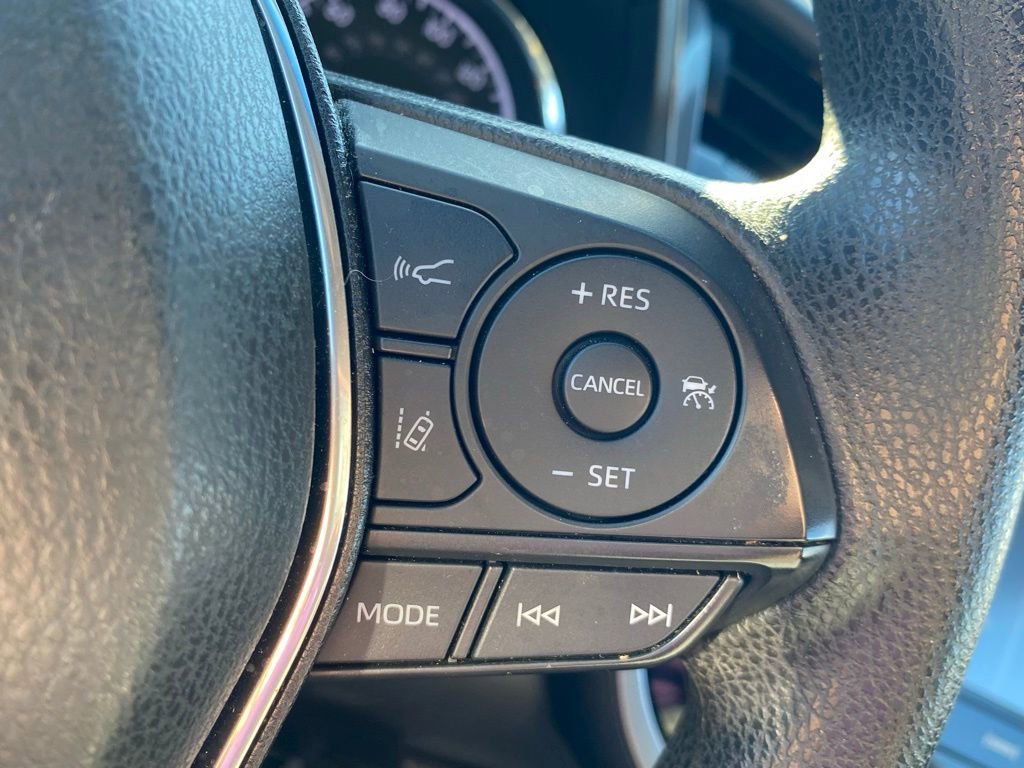 2020 Toyota Camry Hybrid LE photo 20