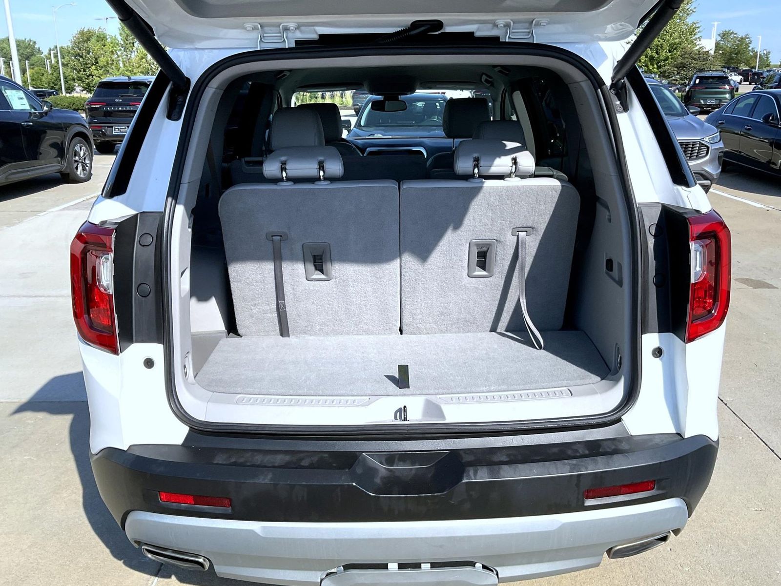 2023 Gmc Acadia SLT photo 22