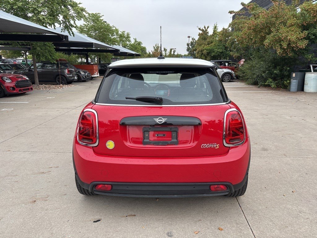 2024 Mini Cooper 2 Door Hardtop SE photo 4