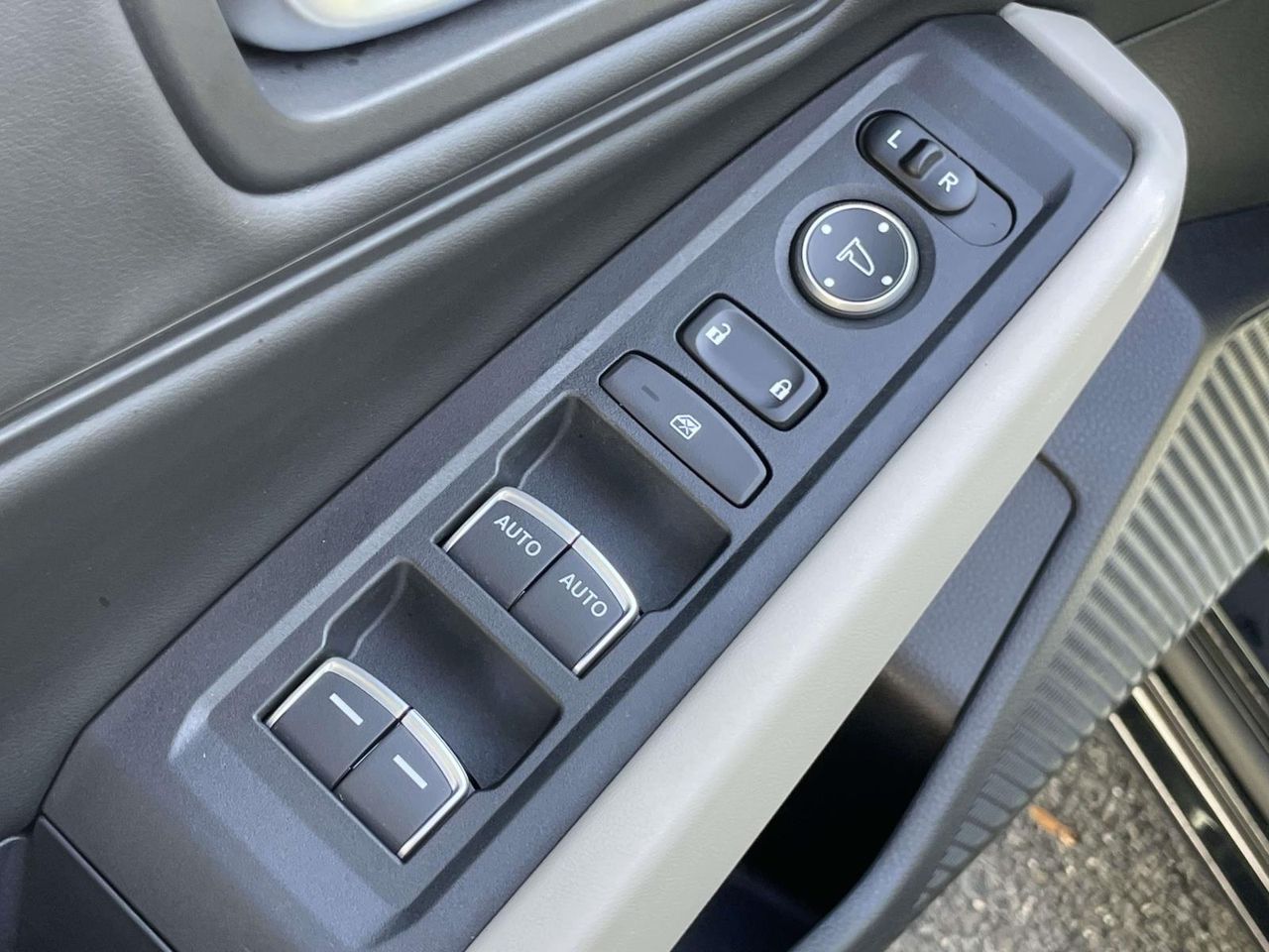 2023 Toyota RAV4 Hybrid photo 13