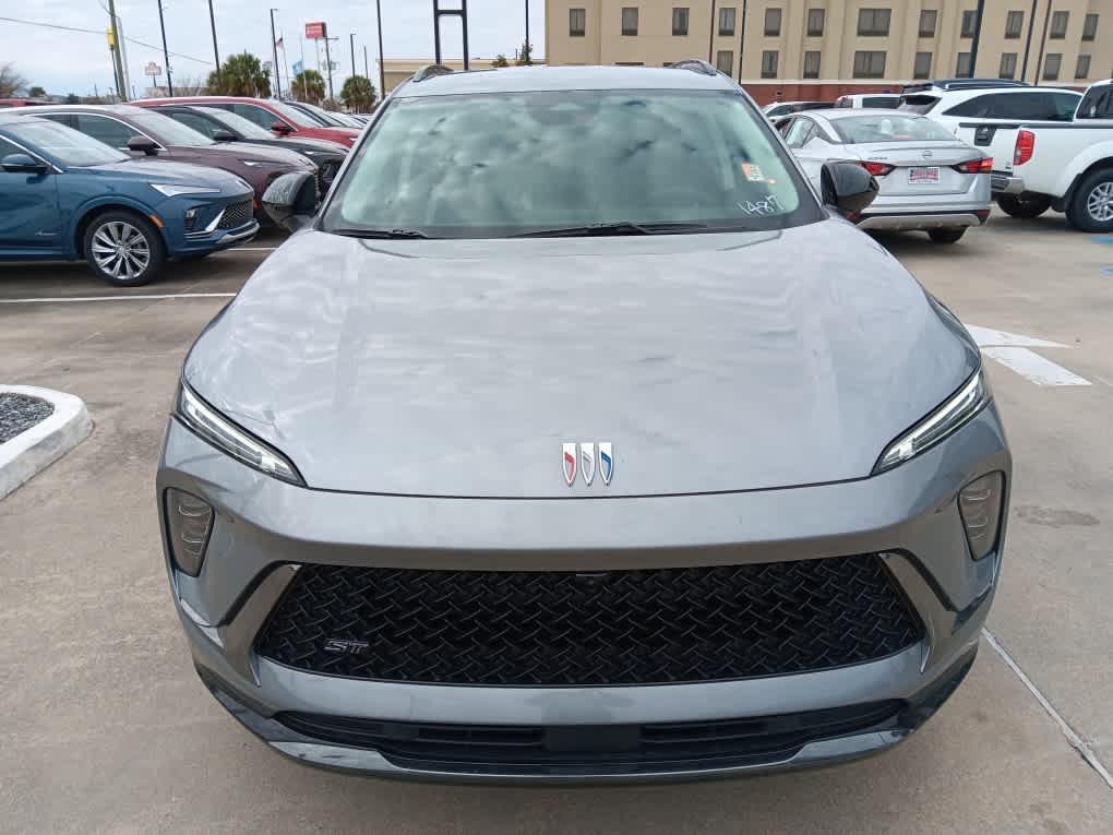 2025 Buick Envision Sport Touring photo 2