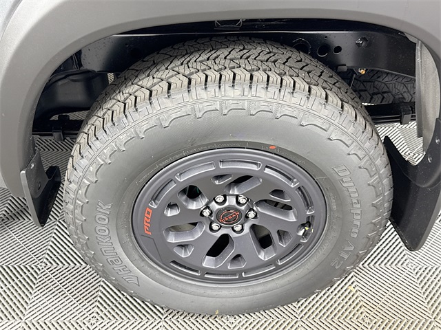 2025 Nissan Frontier PRO-4X photo 4