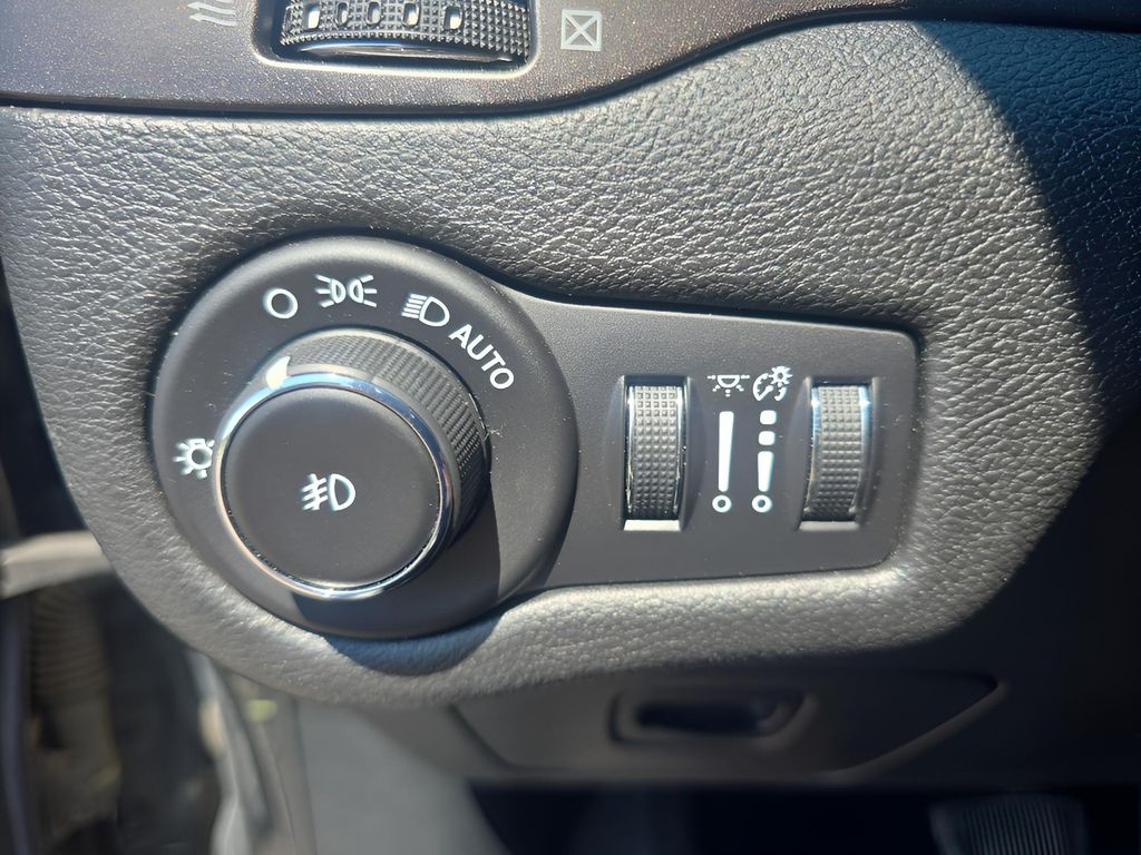 2019 Jeep Cherokee Trailhawk photo 12